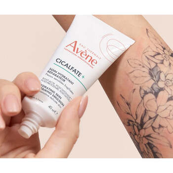 Cicalfate+ Hydrating Skin Repairing Emulsion - Telový balzam
